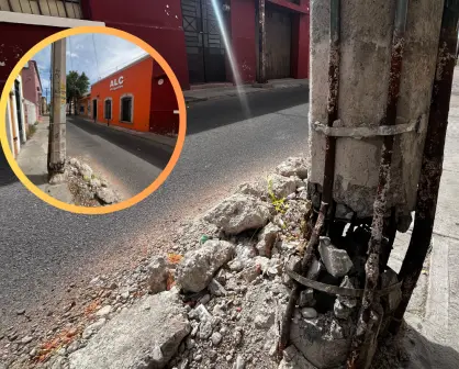 Un poste al borde del colapso en pleno Centro Histórico de Durango