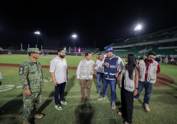 Joaquín Díaz Mena supervisa remodelación del Kukulcán a días de la serie inaugural de béisbol