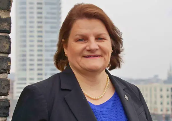FBI detiene a jueza en Milwaukee acusada de obstrucción de la justicia