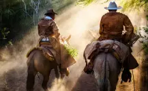 La Recua: un viaje a lomo de mula que revive la historia de Baja California Sur