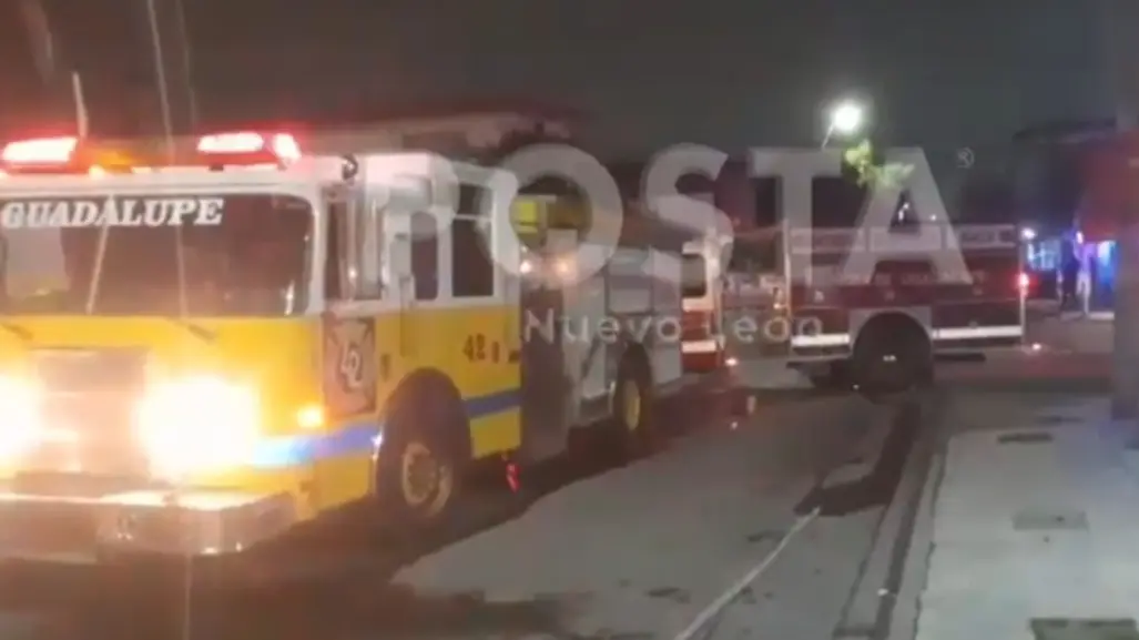 VIDEO | Negocio de pollos es consumido por incendio en Guadalupe