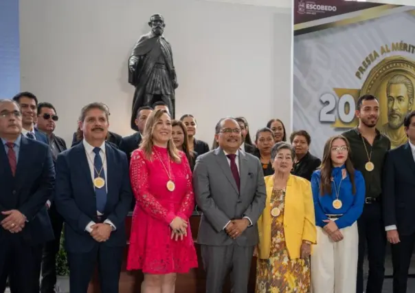 Escobedo reconoce a "Transformadores norteños" con medalla Capitán José de Treviño"