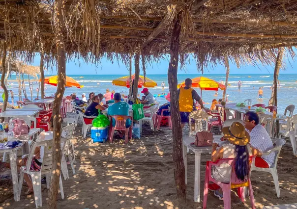 Palaperos agreden a turistas, legisladora pide más reglas para las playas en Veracruz