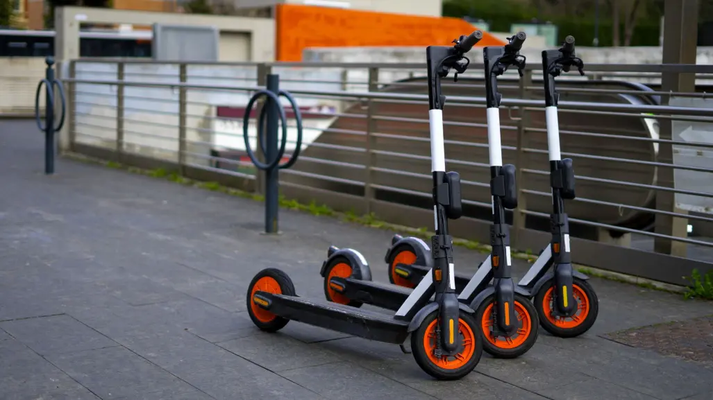 Tumban propuesta para regular scooters en Puebla por "falta de infraestructura"