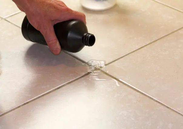 5 trucos de limpieza con el agua oxigenada que no conocías