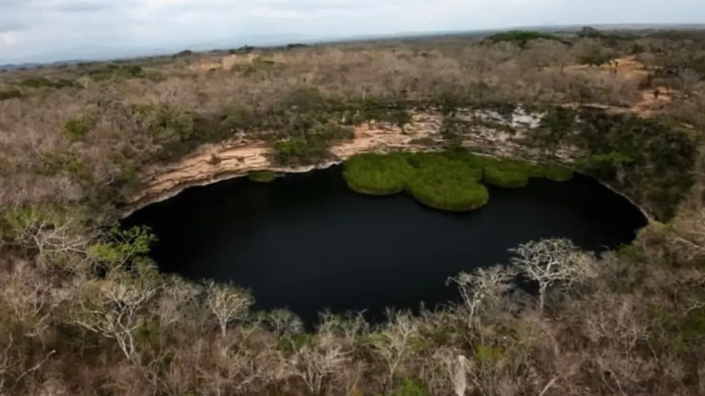 El Zacatón, el cenote más profundo del planeta, impacta a turistas