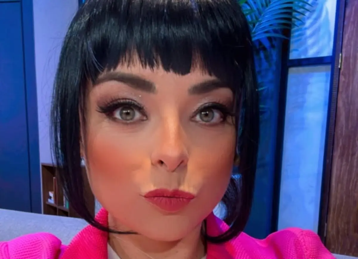 Violeta Isfel en polémica por cobrarle el saludo a uno de sus seguidores  Foto: IG Violeta Isfel
