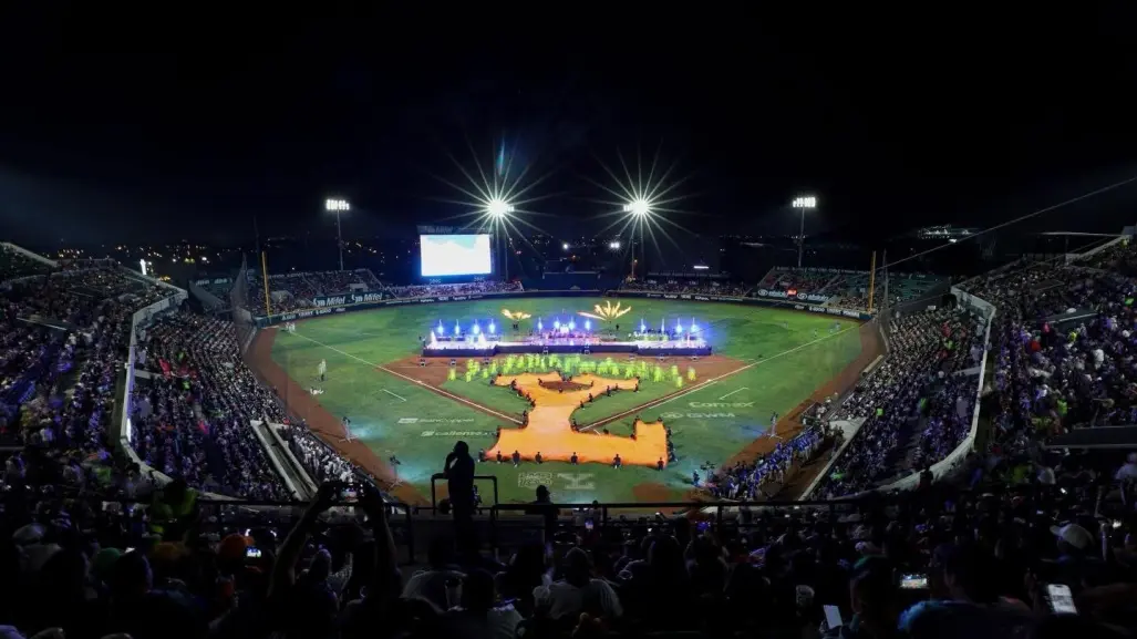 Espectacular apertura del renovado Parque de Béisbol Kukulcán