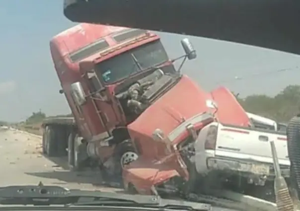 Menor pierde la vida en accidente vial en la carretera Saltillo-Matehuala, en Doctor Arroyo