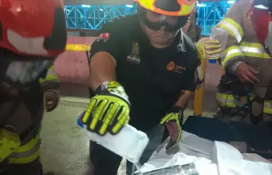 Menor es rescatado tras quedar con la mano atrapada en molino de carne