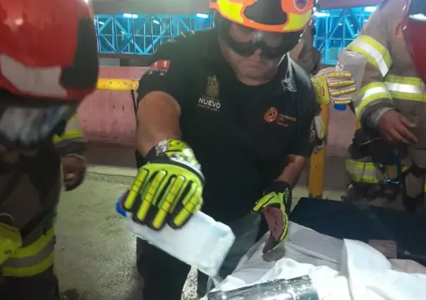 Menor es rescatado tras quedar con la mano atrapada en molino de carne