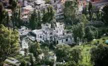 ¿Sabías que hay un castillo escondido entre los canales de Xochimilco?