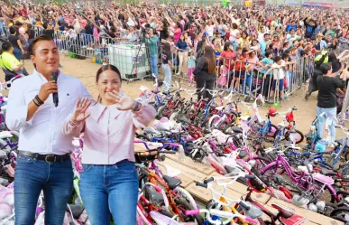 Manuel Guerra Cavazos celebra el Día del Niño ante 14 mil asistentes en García