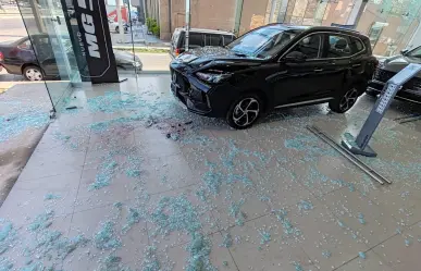 Ventanal destrozado en agencia MG de Tampico: ¿Que fue lo que sucedió?
