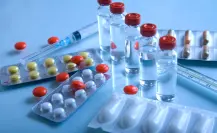 Anticorrupción inhabilita a empresa por compra irregular de medicamentos; 16 más en la mira