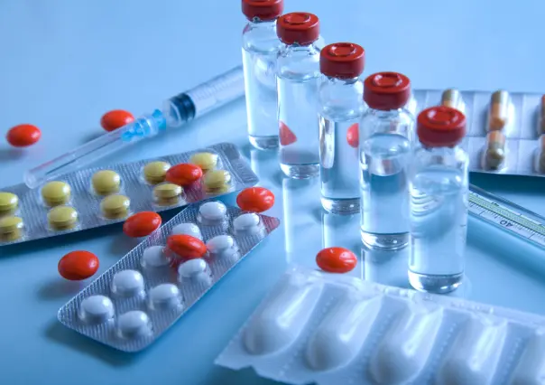 Anticorrupción inhabilita a empresa por compra irregular de medicamentos; 16 más en la mira