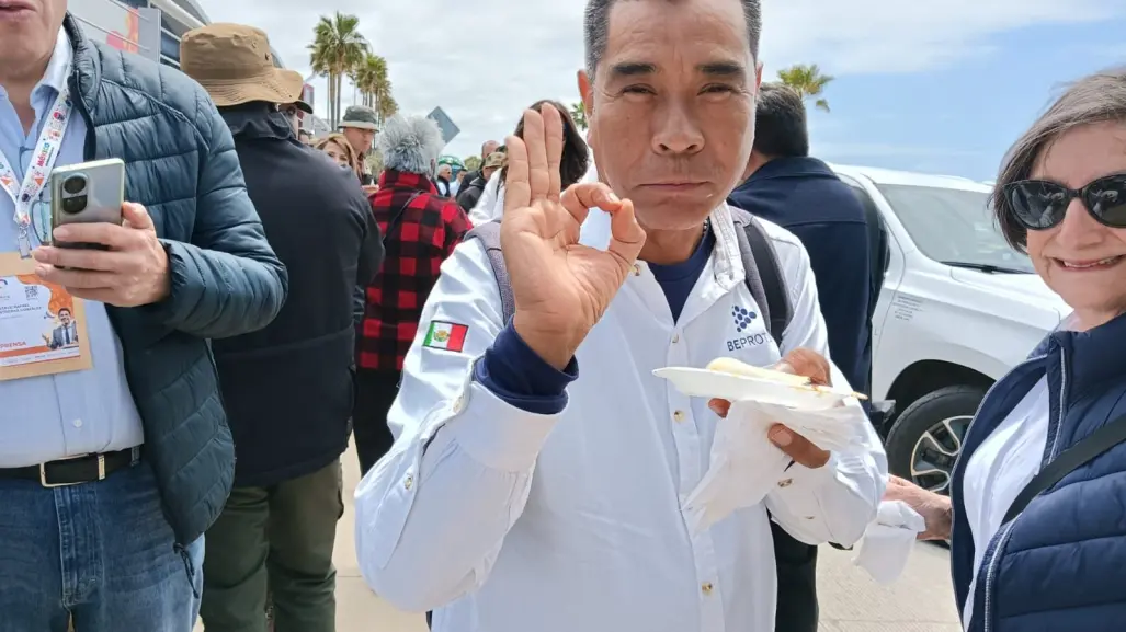 La cochinita pibil de Yucatán causa gran atracción en el Tianguis Turístico 2025