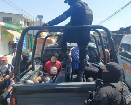 Intentan asaltar camión en Zumpango y terminan detenidos por policías y usuarios
