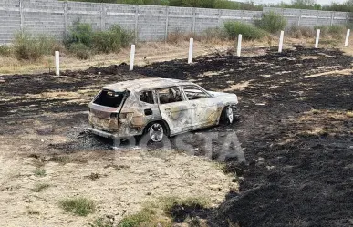 Investigan ataque armado e incendio de camioneta en la autopista a Cadereyta