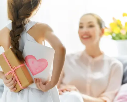 Los 5 mejores regalos para darle a tu mamá este Día de las Madres, según la IA