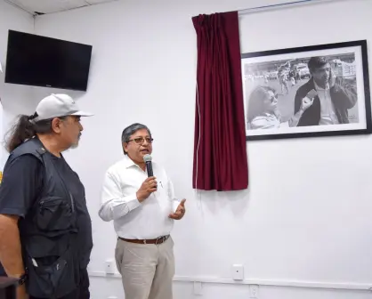 Revelan fotografía de la periodista Regina Martinez, y el ex presidente Andrés Manuel López Obrador