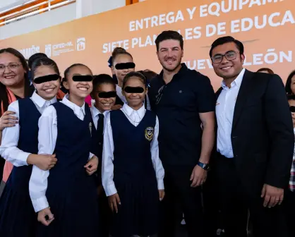 Samuel García entrega 44 aulas nuevas en Juárez para impulsar la educación