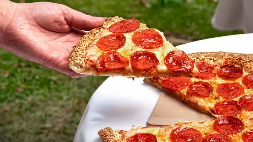 La decisión fue tomada con autorización expresa de los padres de familia, quienes incluso costearon estos alimentos. Foto: Freepik