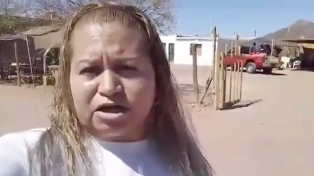 VIDEO | Ceci Flores acude a casa de "El Comander", acusado de secuestrar a sus hijos