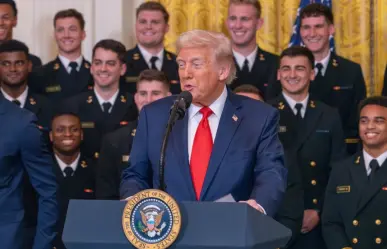 Donald Trump firma decreto para reducir aranceles a sector automotriz mundial