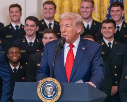 Donald Trump firma decreto para reducir aranceles a sector automotriz mundial