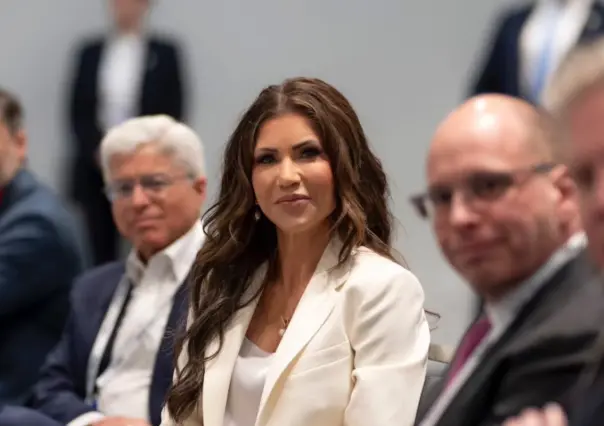 Kristi Noem asegura que Trump forzó a Sheinbaum a realizar detenciones de migrantes en México