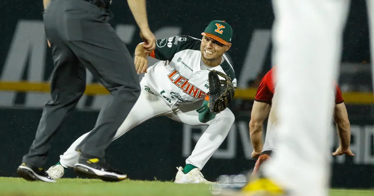 Los Leones de Yucatán perdieron la noche de ayer ante los Piratas de Campeche en una noche pasada por agua en el Kukulcán.- Fuente Leones de Yucatán