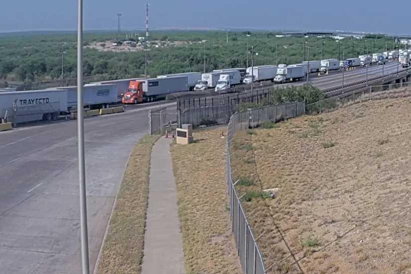 Mucho tráfico en el puente Comercio Mundial, lado mexicano | Foto: cámaras