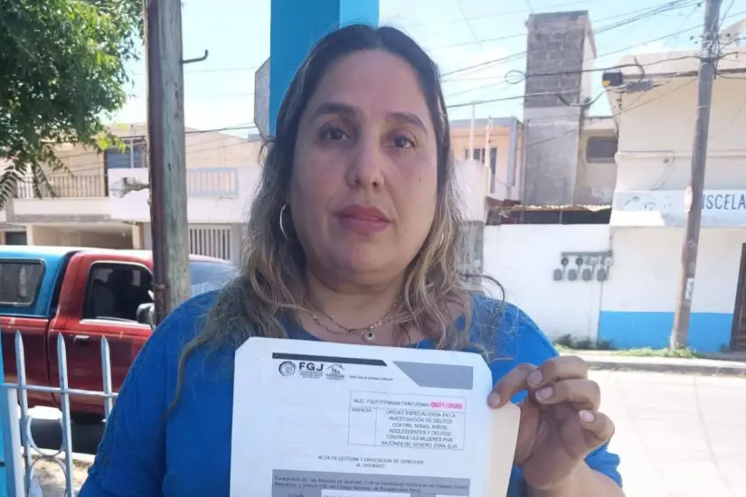 Karina Aguirre, madre de la menor que sufrió acoso. Foto: Axel Hassel