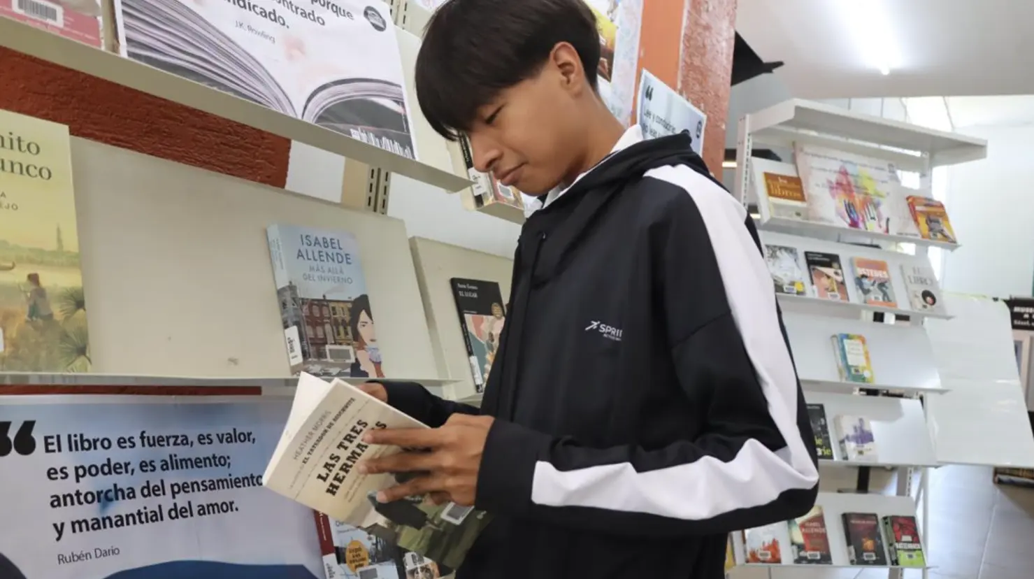 Por el Día Mundial del Libro, la Preparatoria 2 de la UADY realizó una serie de actividades para fomentar el aprecio por la lectura entre los estudiantes.- Fuente UADY