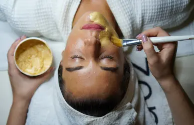 Con esta mascarilla casera controla la grasa del rostro y vitamina la piel facial