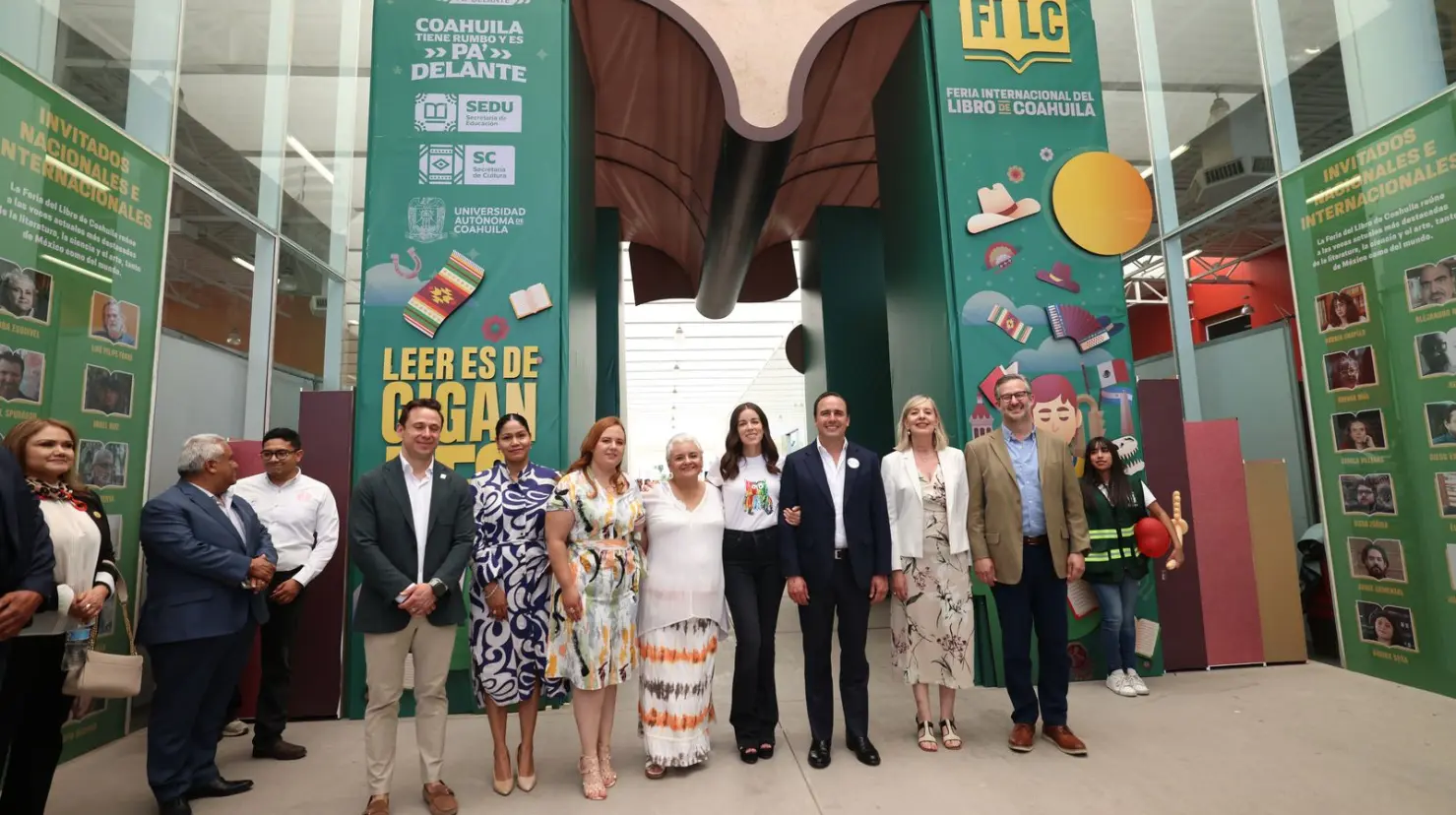 El gobernador Manolo Jiménez inauguró la FILC 2025. (Fotografía: Gobierno de Coahuila)