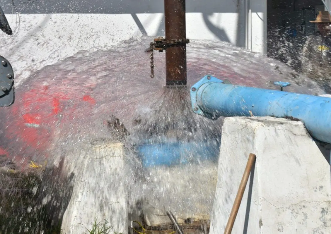 A pesar de las acciones que ha implementado el gobierno municipal de Ecatepec continúa el registro de robo de agua. Imagen: Cortesía