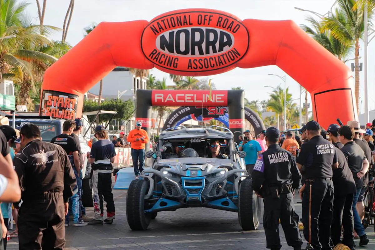 Norra Mexican 1000 llega a La Paz para la etapa final. Mañana a primera hora ¡arraaaaancan! Foto: Alberto Cota.