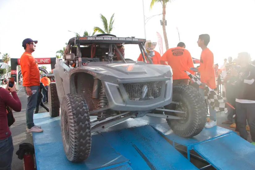 Hoy llegaron los autos del Norra Mexican. Foto: Alberto Cota.