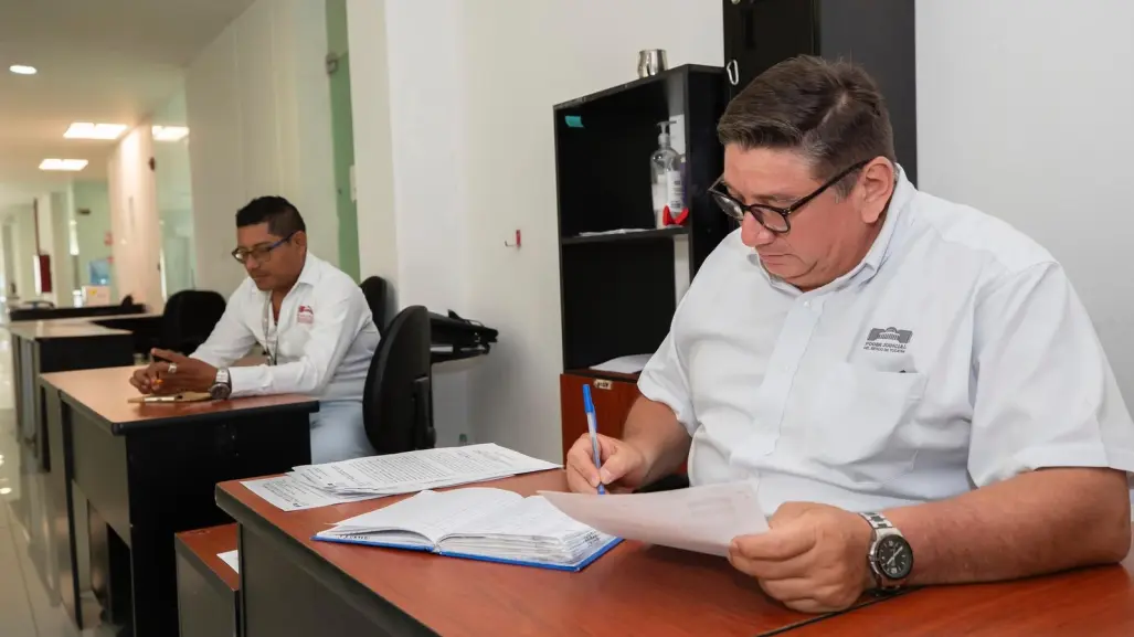 101 trabajadores del Poder Judicial reciben nombramientos definitivos en Yucatán