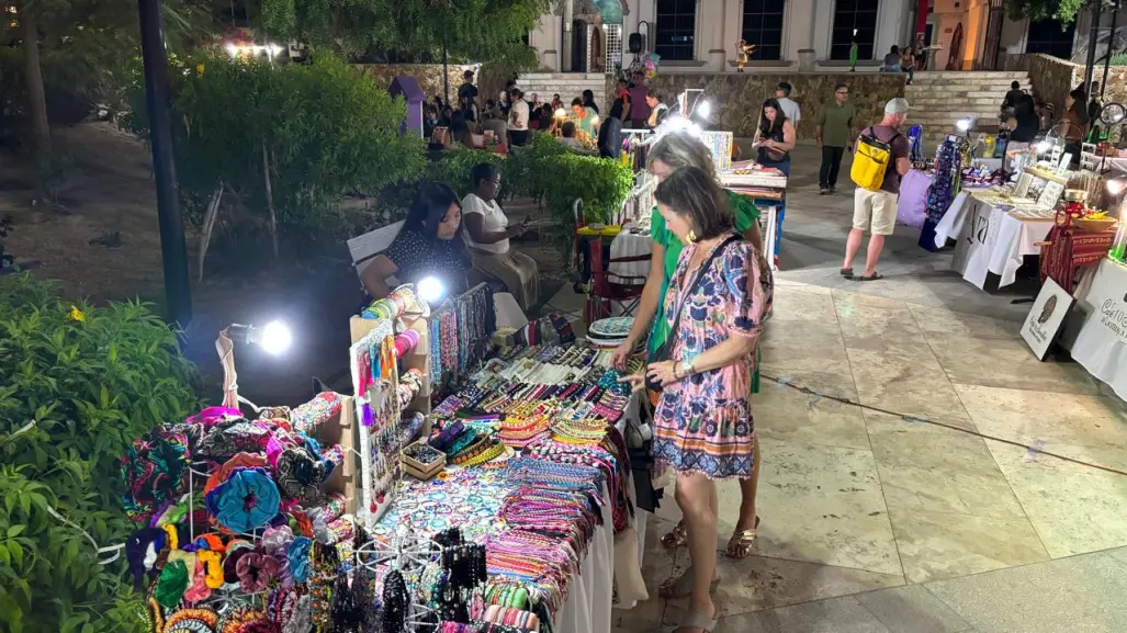 Primera edición de Viva la Plaza en Cabo San Lucas: arte y artesanías en Plaza Amelia Wilkes