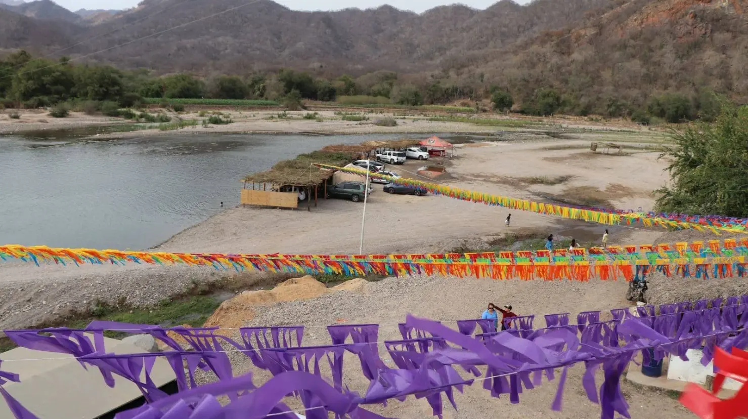 Sierra de Durango y sus contrastes: 12 grados bajo cero en una zona y más de 40 en otra.