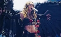 Belinda emerge como un ángel en Puebla: VIDEO