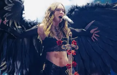 Belinda emerge como un ángel en Puebla: VIDEO
