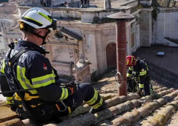 VIDEO l Chimenea lista en la Capilla Sixtina previo al Cónclave