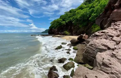 Conoce esta playa en Nayarit que tiene cortinas de agua, un espectáculo natural imperdible
