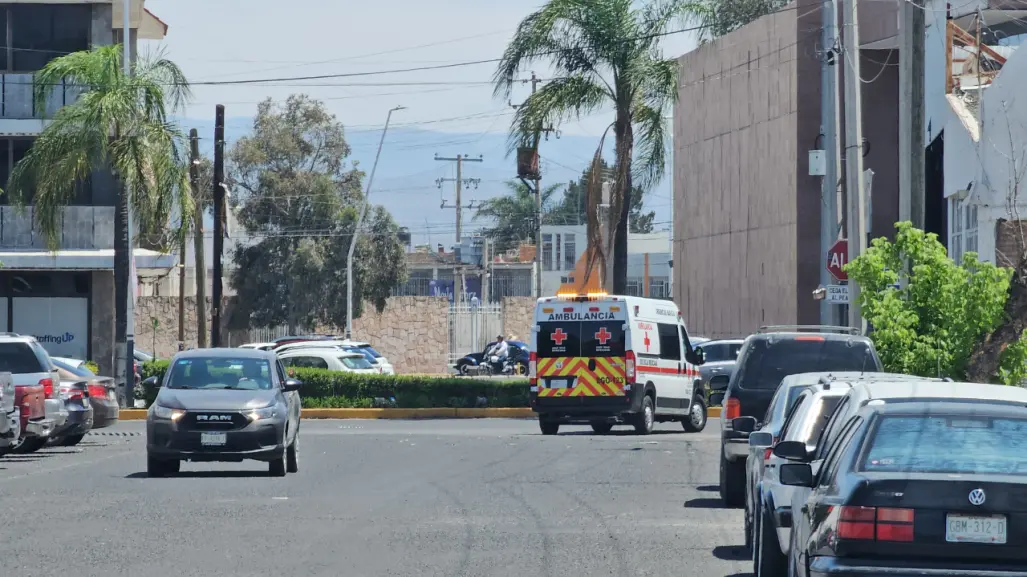 Estudiante de la ESIMA convulsiona en homenaje a su compañero fallecido