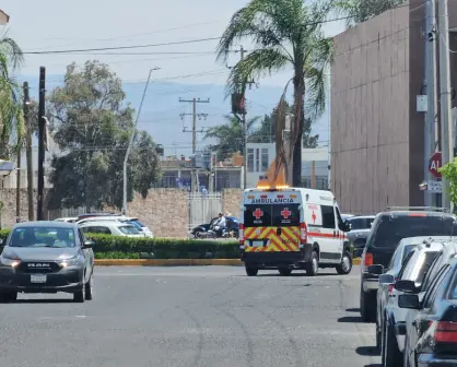 Estudiante de la ESIMA convulsiona en homenaje a su compañero fallecido