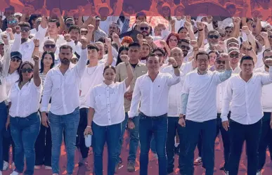 Manuel Guerra reconoce a trabajadores en desfile del 1º de Mayo